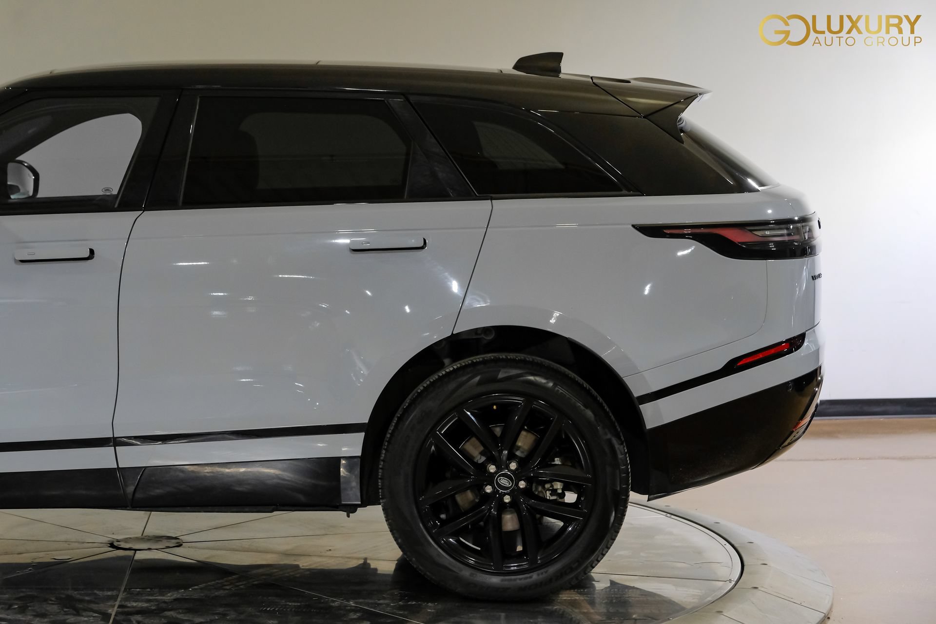 Used 2024 Land Rover Range Rover Velar Dynamic SE AWD/4WD image 15