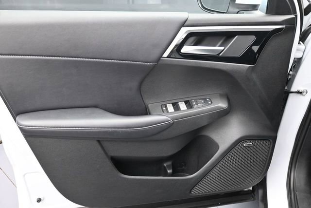 Used 2025 Mitsubishi Outlander SE FWD image 16