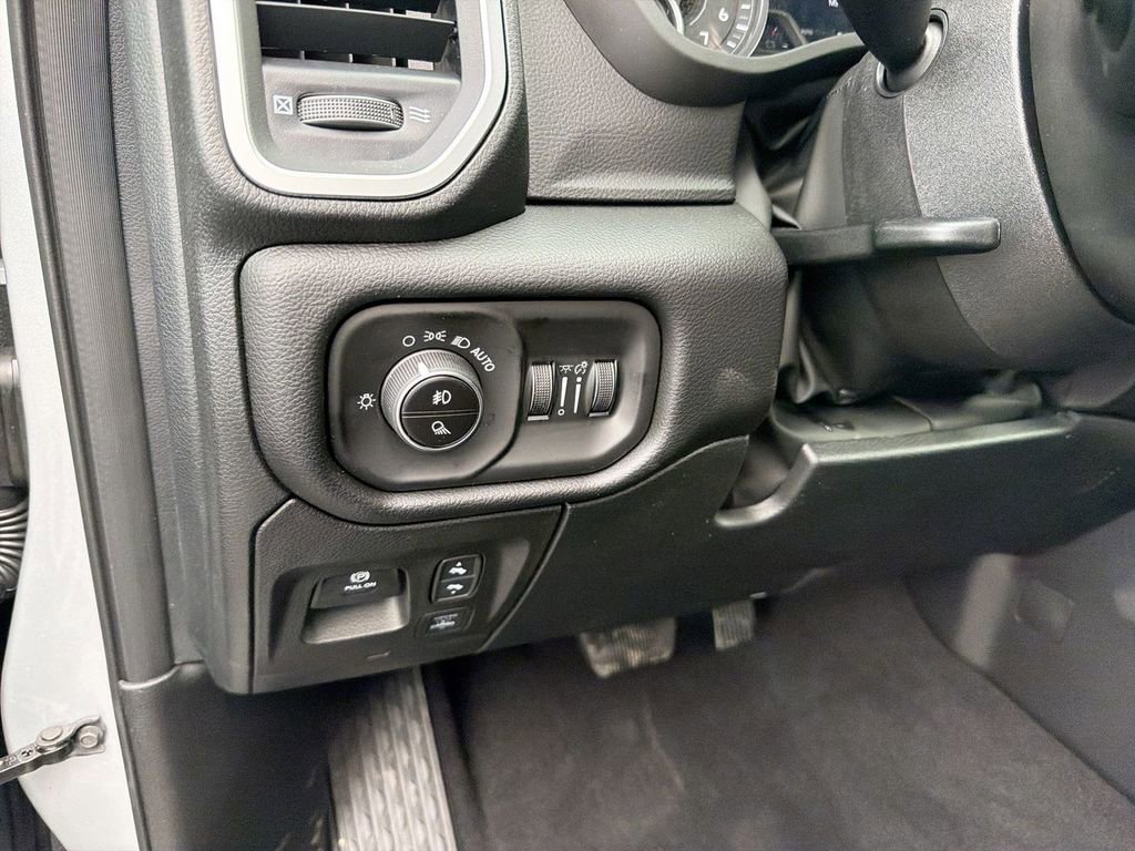 New 2026 RAM 1500 4x4 Crew Cab image 20