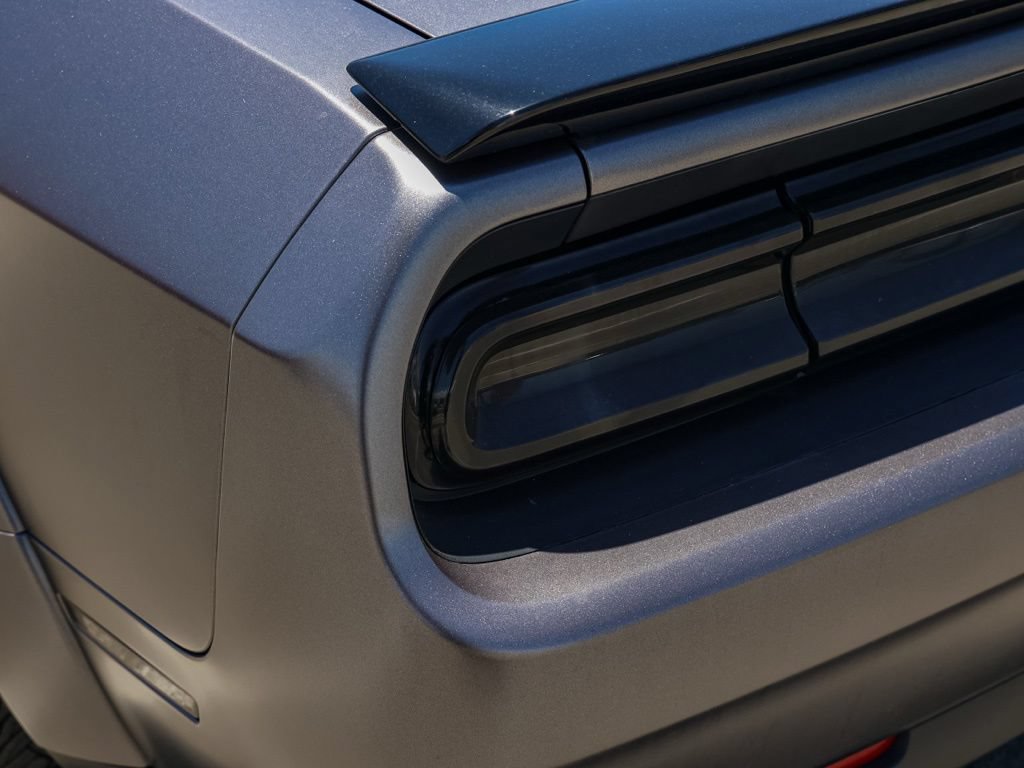 Used 2017 Dodge Challenger R/T RWD image 7