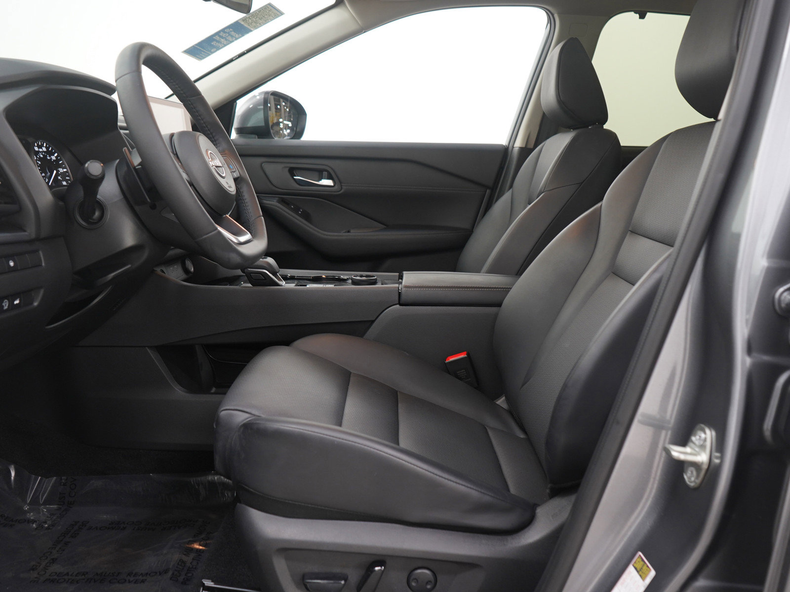 Used 2024 Nissan Rogue SV w/ SV Premium Package image 24