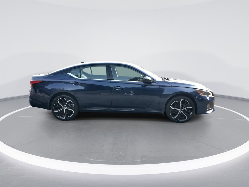 Used 2024 Nissan Altima 2.5 SR image 9