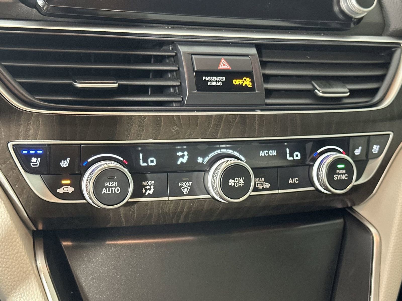 Used 2020 Honda Accord Touring image 19