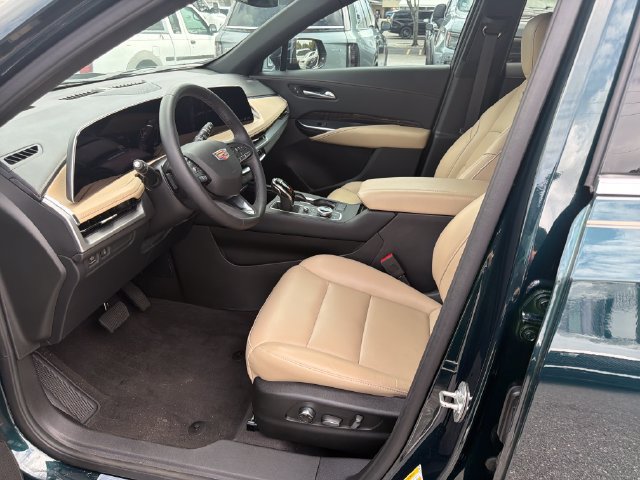Certified 2025 Cadillac XT4 Premium Luxury FWD image 9