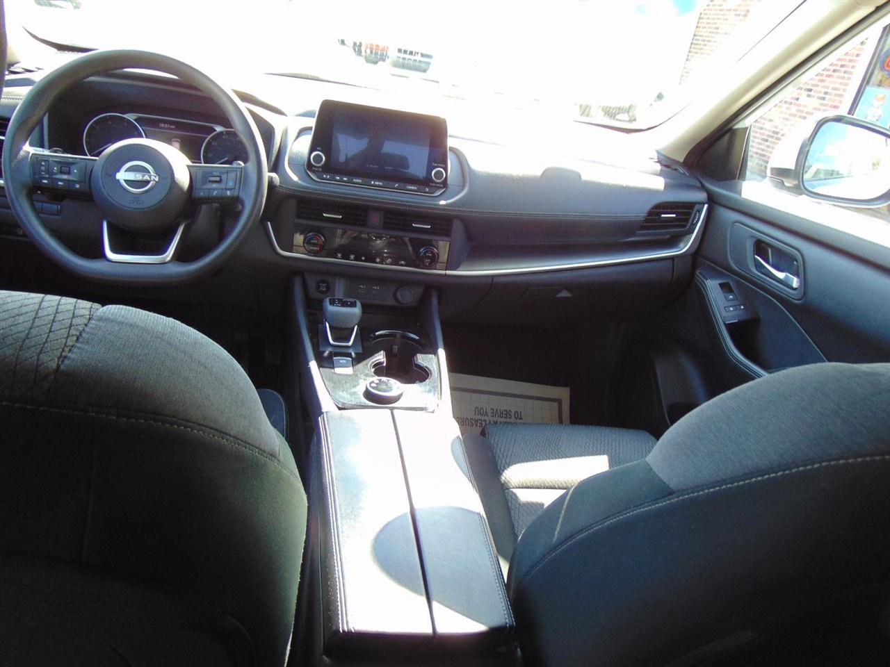 Used 2024 Nissan Rogue SV image 18