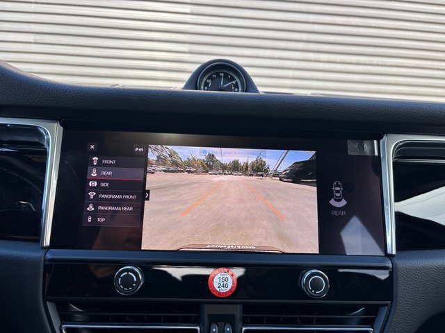 Certified 2025 Porsche Macan image 20