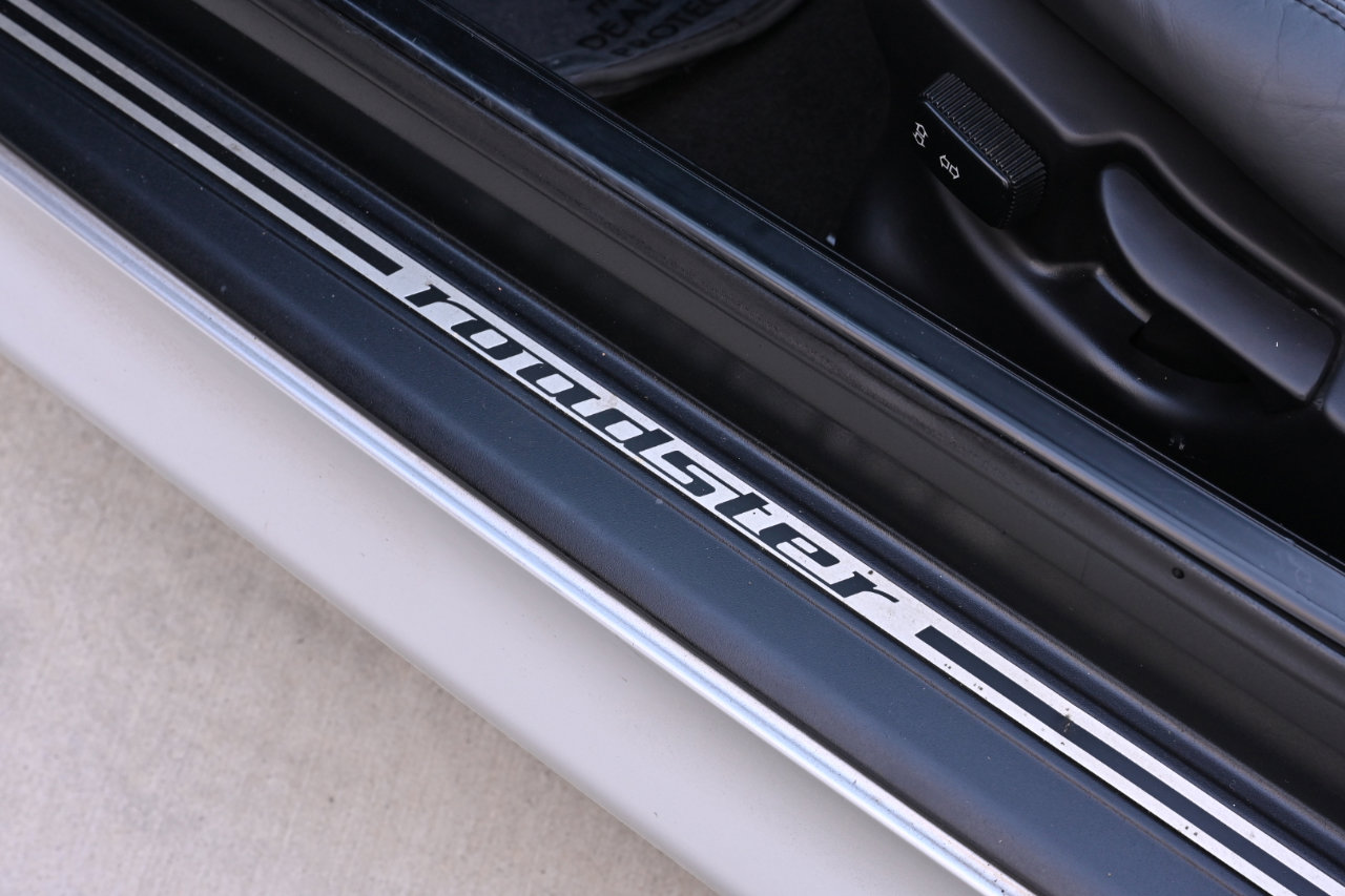 Used 2000 BMW Z3 2.5i image 26