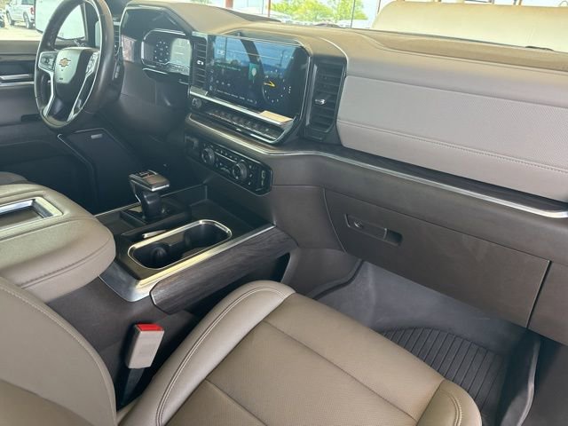 Used 2022 Chevrolet Silverado 1500 LTZ w/ LTZ Convenience Package II AWD/4WD image 13