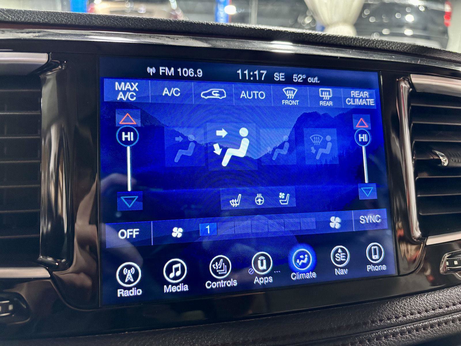 Used 2017 Chrysler Pacifica Limited w/ UConnect Theater Package image 33