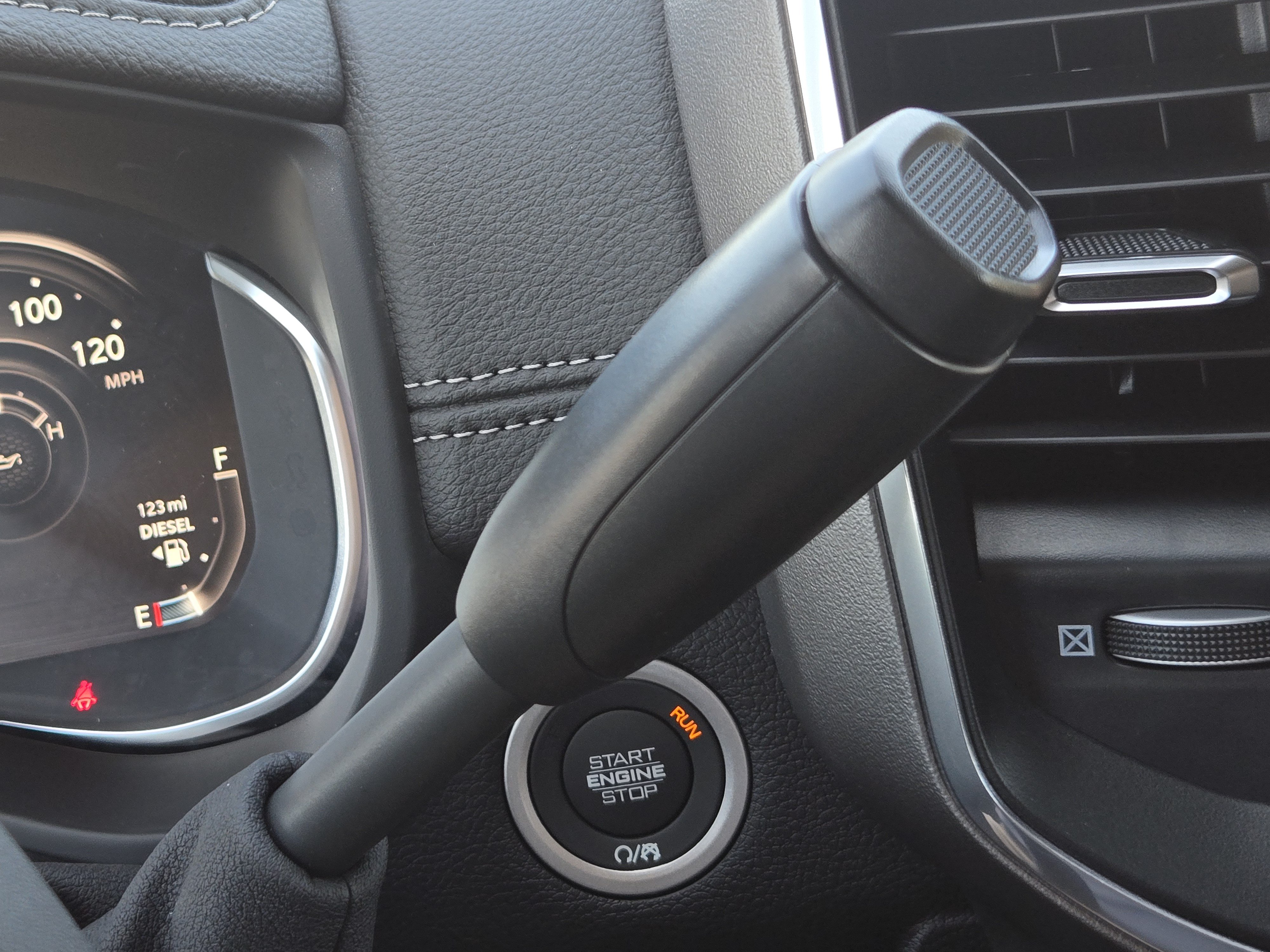 New 2026 RAM 3500 Laramie AWD/4WD image 18