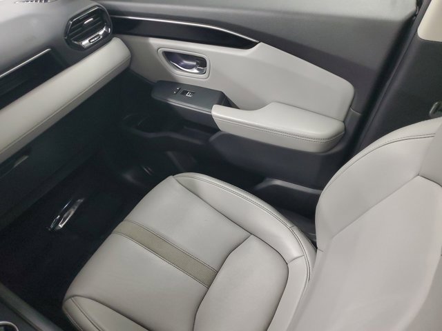 Certified 2024 Honda Pilot Touring image 11