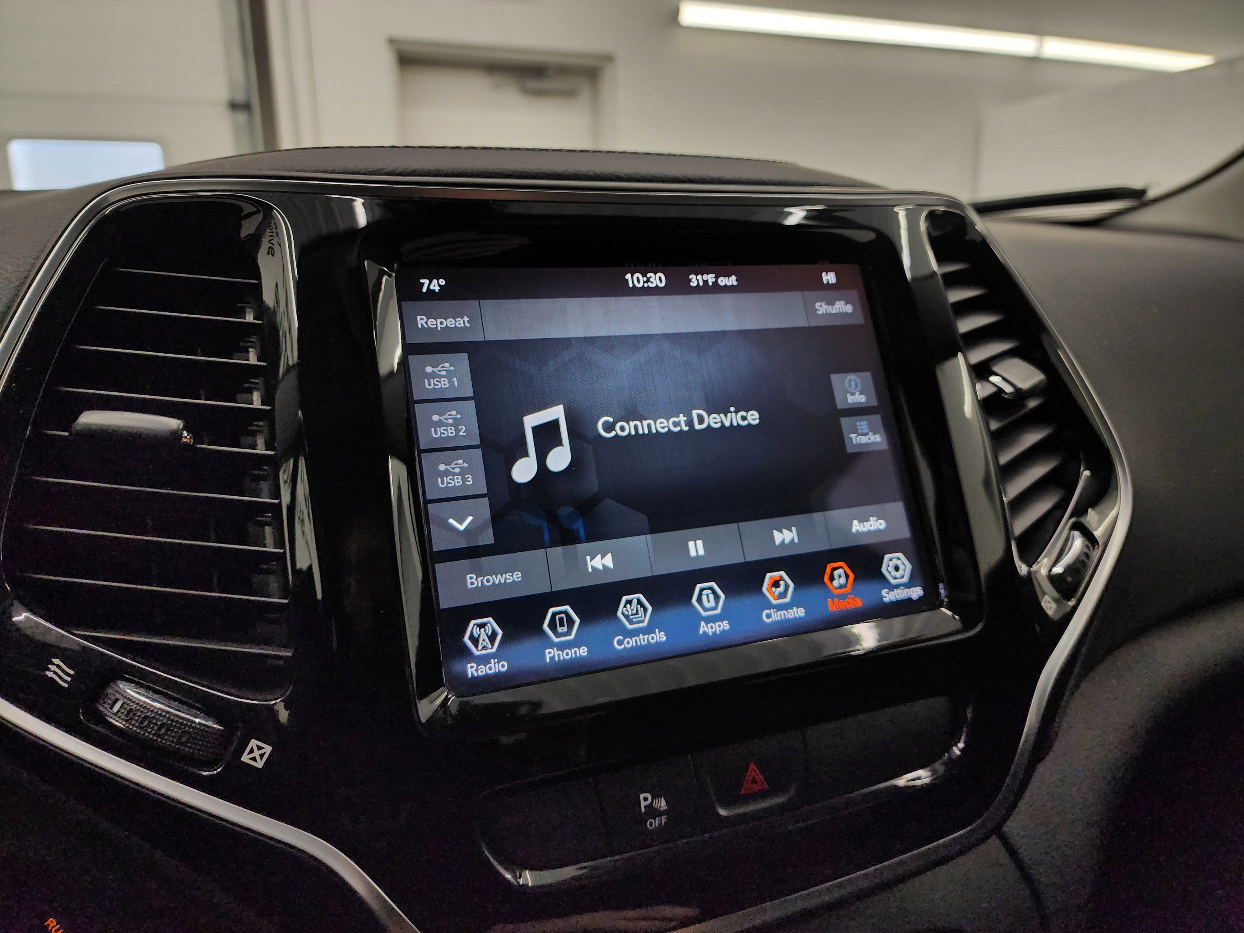 Used 2020 Jeep Cherokee Limited image 48