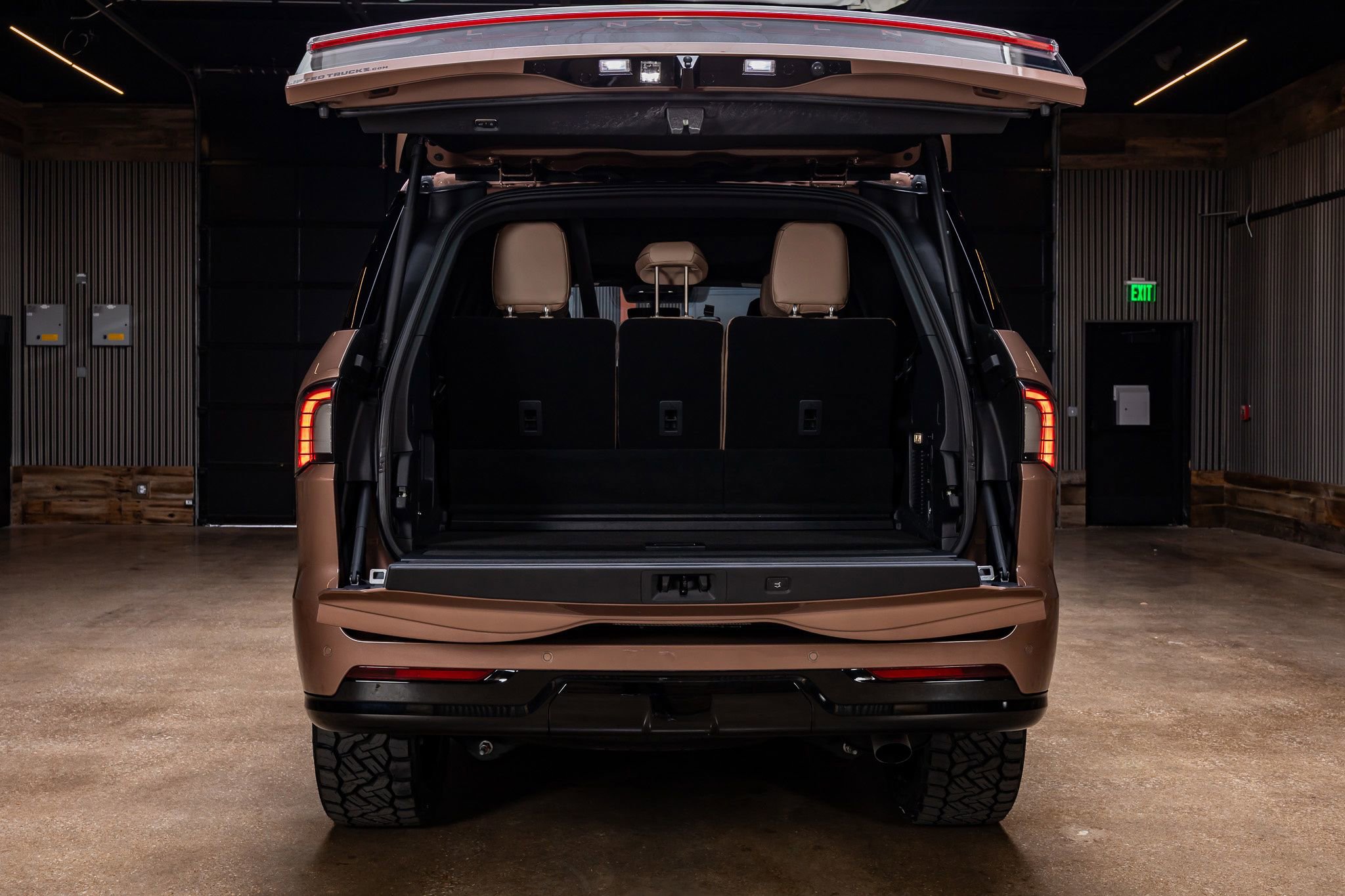 Used 2025 Lincoln Navigator Black Label image 10