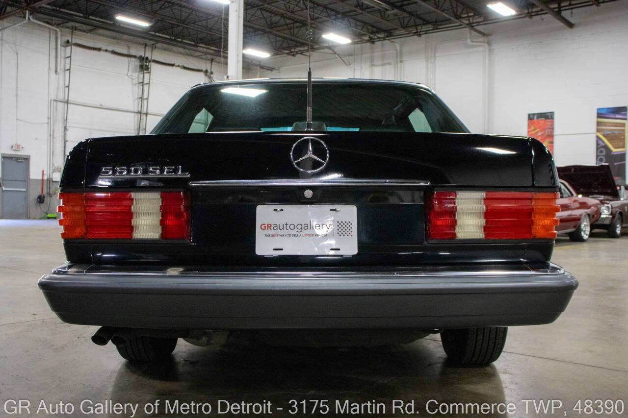 Used 1989 Mercedes-Benz 560 SEL image 6