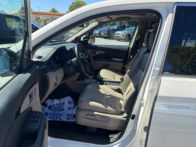 Used 2019 Honda Pilot Touring image 16