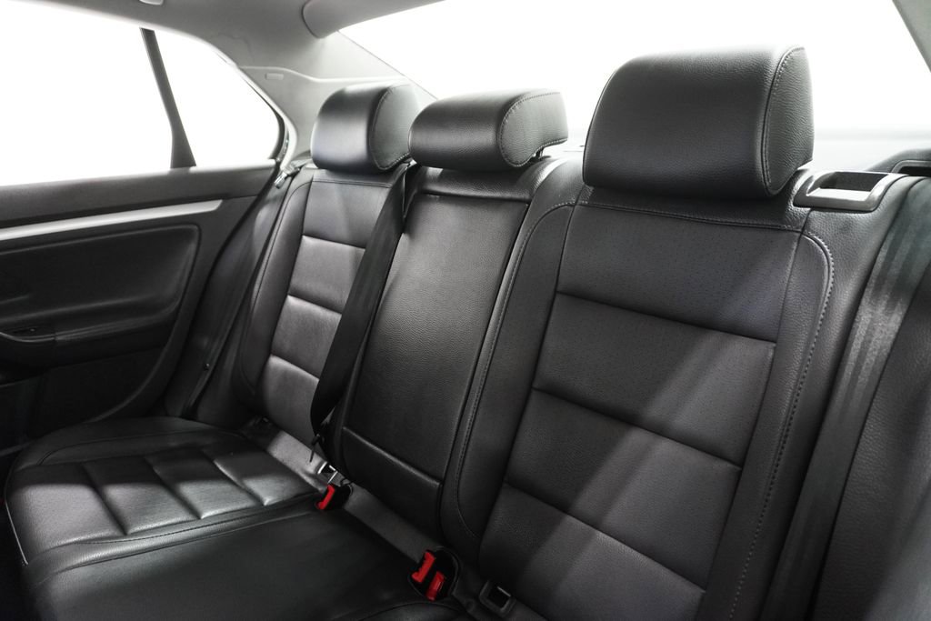Used 2009 Volkswagen Jetta Wolfsburg Edition FWD image 10