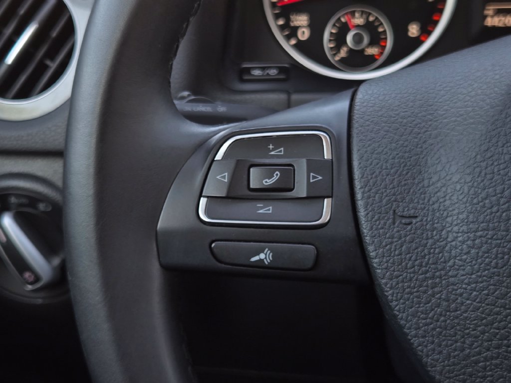 Used 2016 Volkswagen Tiguan S FWD image 23