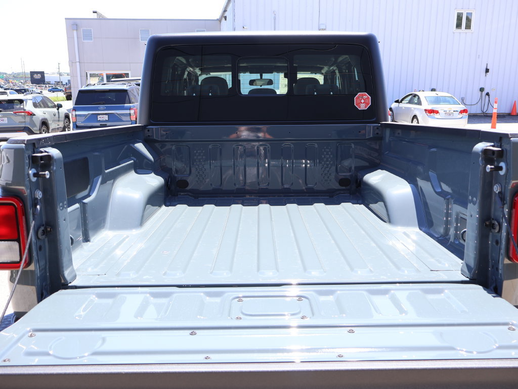 New 2026 Jeep Gladiator Sport AWD/4WD image 13