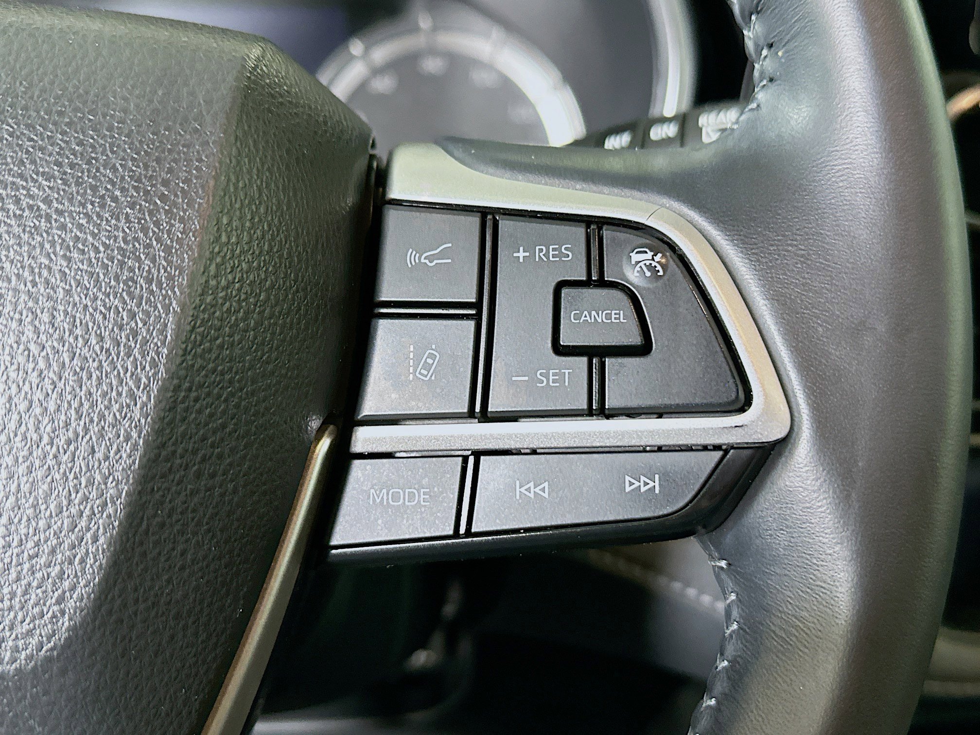 Used 2023 Toyota Highlander XLE image 17