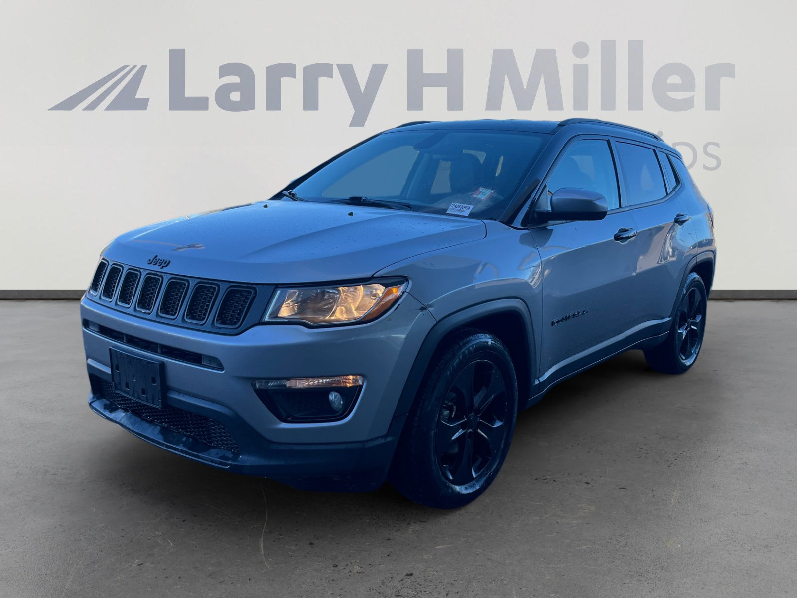 Used 2020 Jeep Compass Latitude image 1