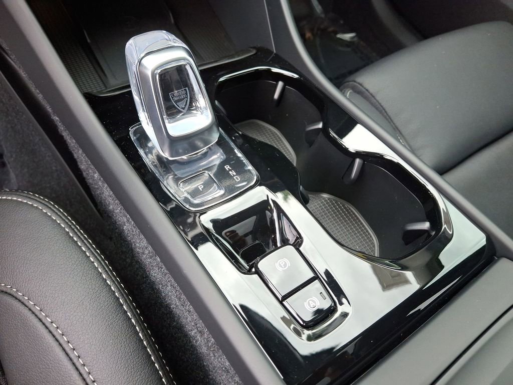 New 2026 Volvo XC40 B5 Ultra w/ Protection Package Premier image 15