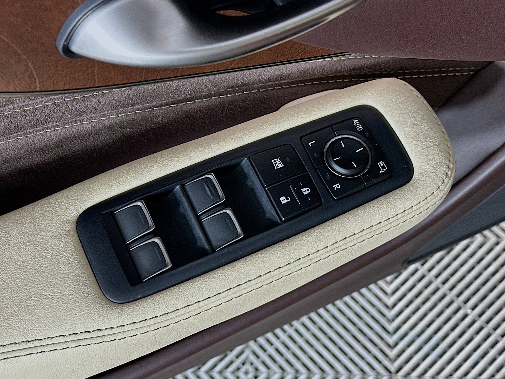 Used 2019 Lexus LS 500 image 18