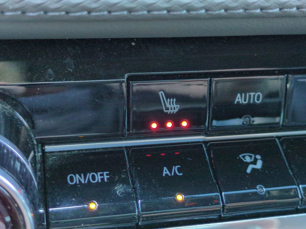 Used 2025 Chevrolet Equinox LT w/ Convenience Package II AWD/4WD image 27