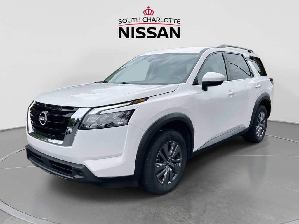 Used 2025 Nissan Pathfinder SV AWD/4WD image 4