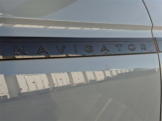 New 2025 Lincoln Navigator L Reserve w/ Jet Appearance Package image 10