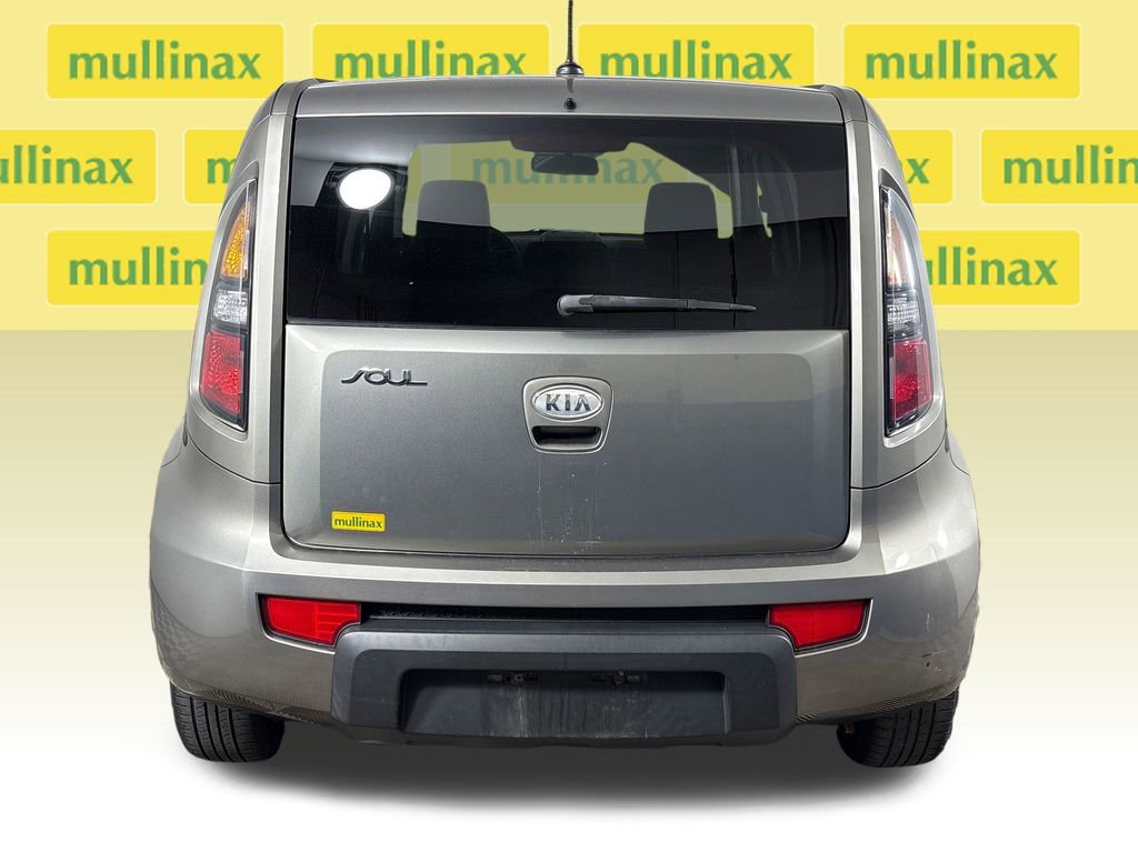 Used 2010 Kia Soul + FWD image 9