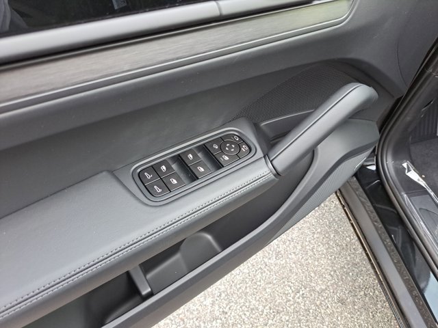 New 2026 Porsche Cayenne GTS image 26