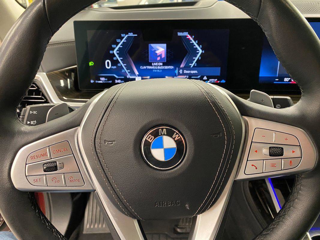 Used 2024 BMW X7 xDrive40i image 3