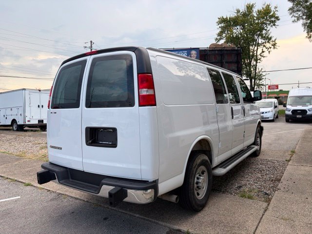 Used 2025 Chevrolet Express 2500 w/ Driver Convenience Package RWD image 5
