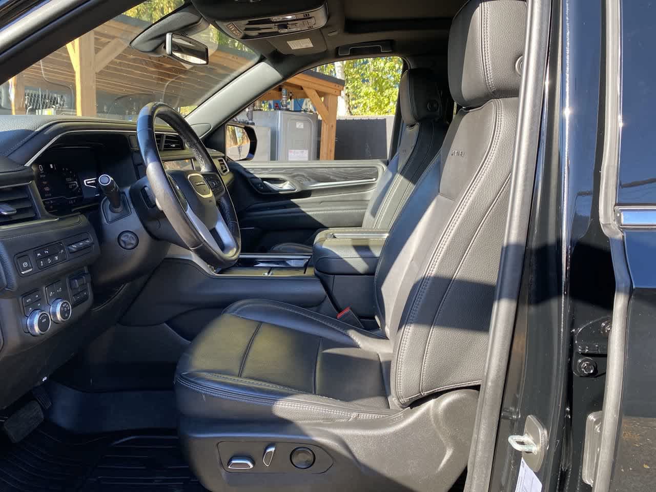 Used 2022 GMC Yukon XL Denali w/ Max Trailering Package AWD/4WD image 13