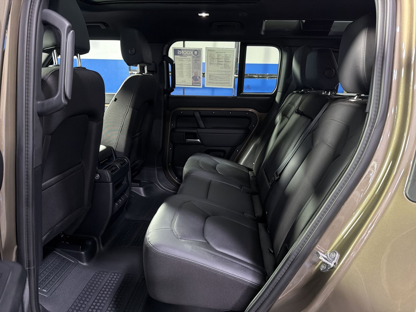 Used 2025 Land Rover Defender 110 S AWD/4WD image 30