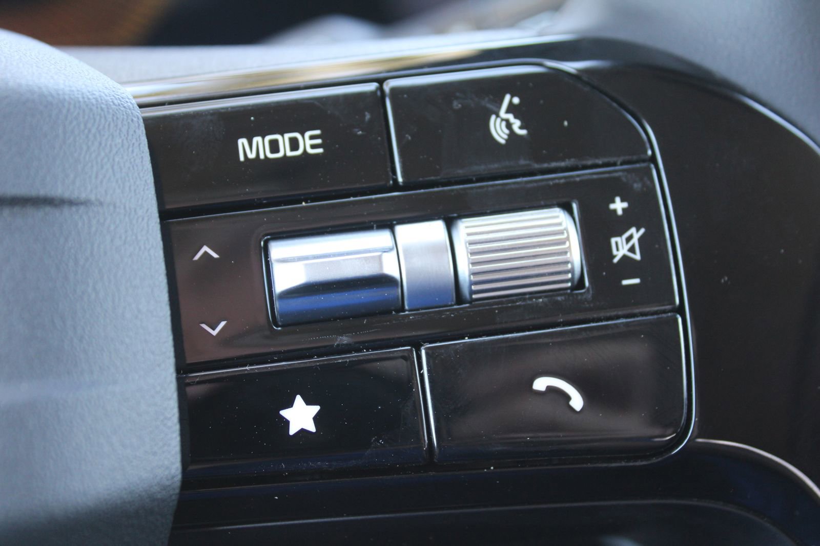 New 2026 Kia Sorento EX image 32