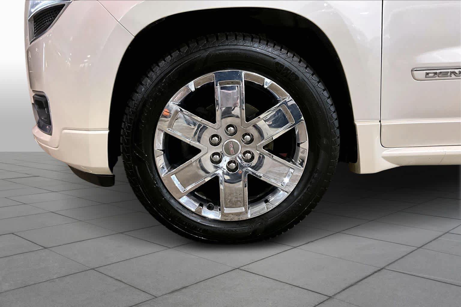Used 2014 GMC Acadia Denali image 11