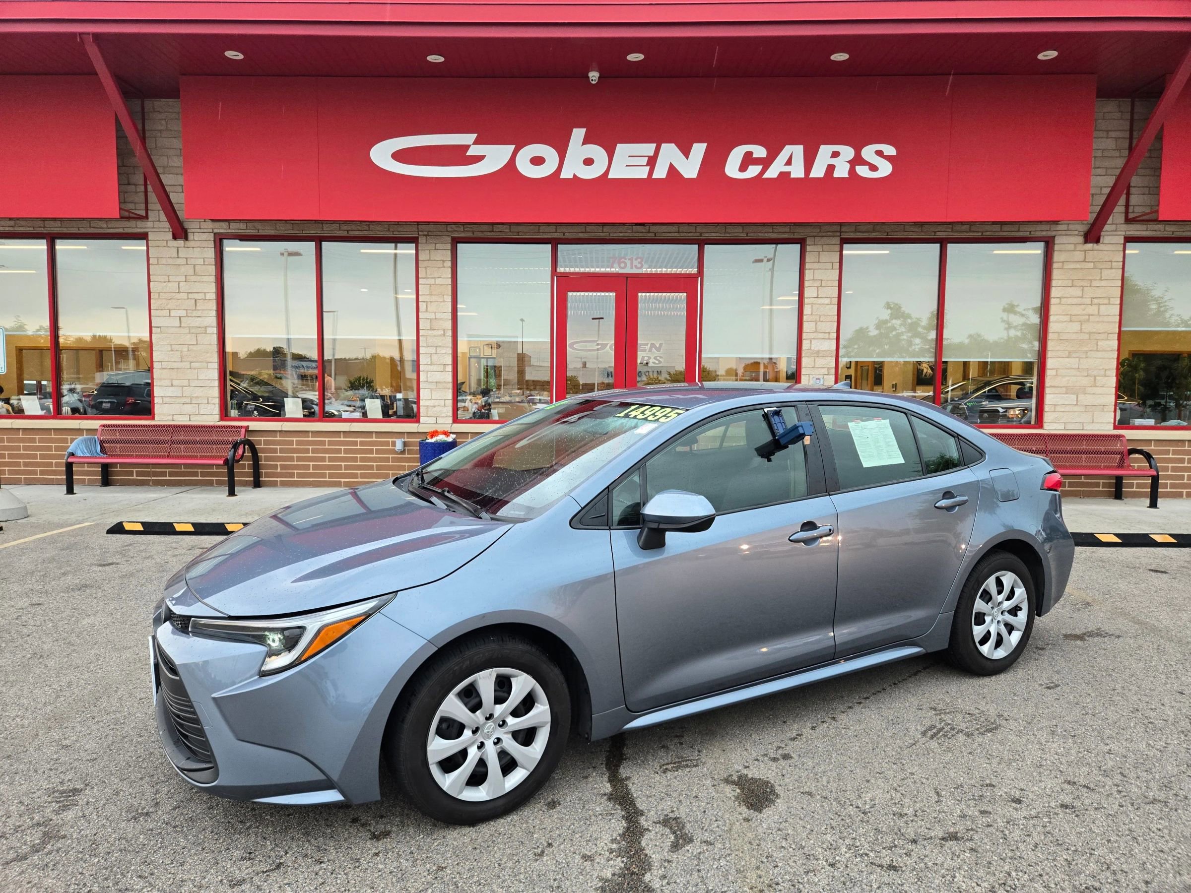 Used 2023 Toyota Corolla LE FWD image 1