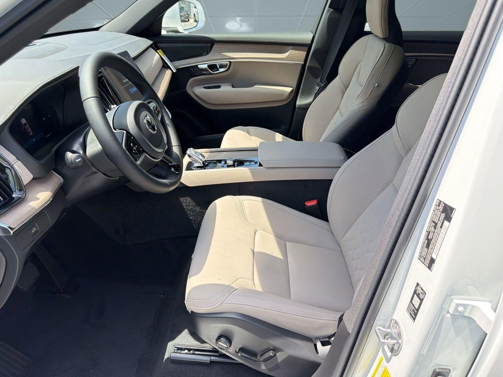 New 2026 Volvo XC90 B6 Plus w/ Protection Package image 5