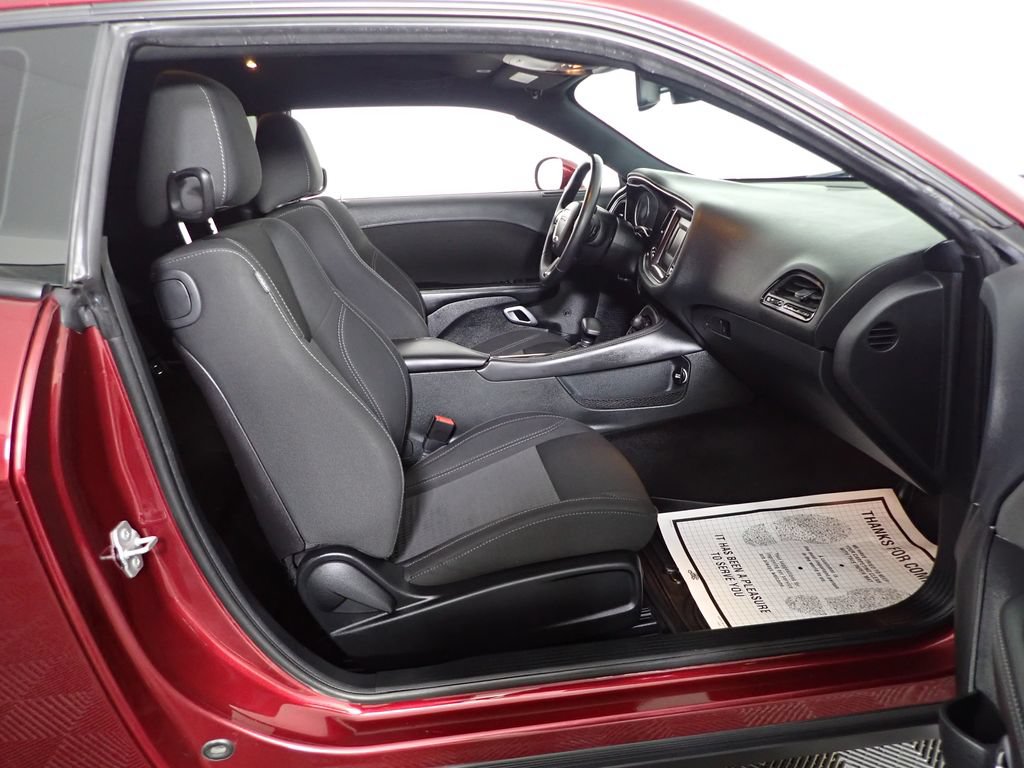 Used 2017 Dodge Challenger R/T RWD image 30
