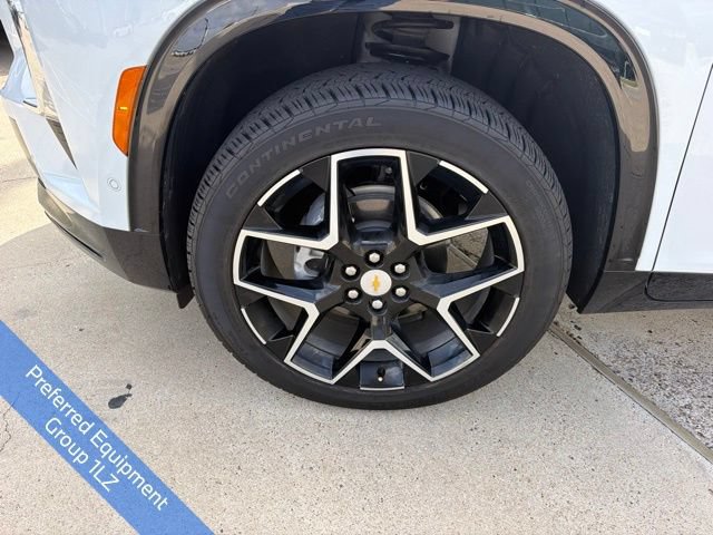 Used 2026 Chevrolet Traverse High Country FWD image 12