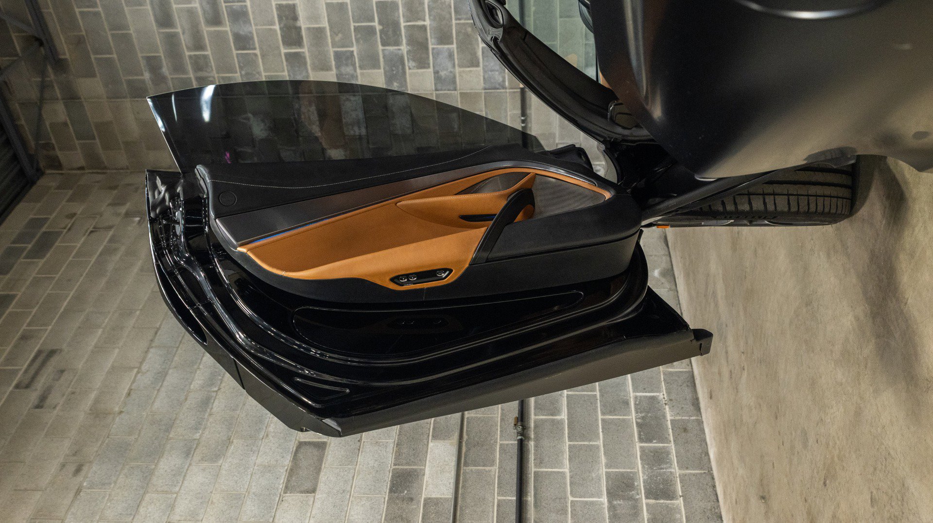 Used 2020 McLaren 720S Spider image 37