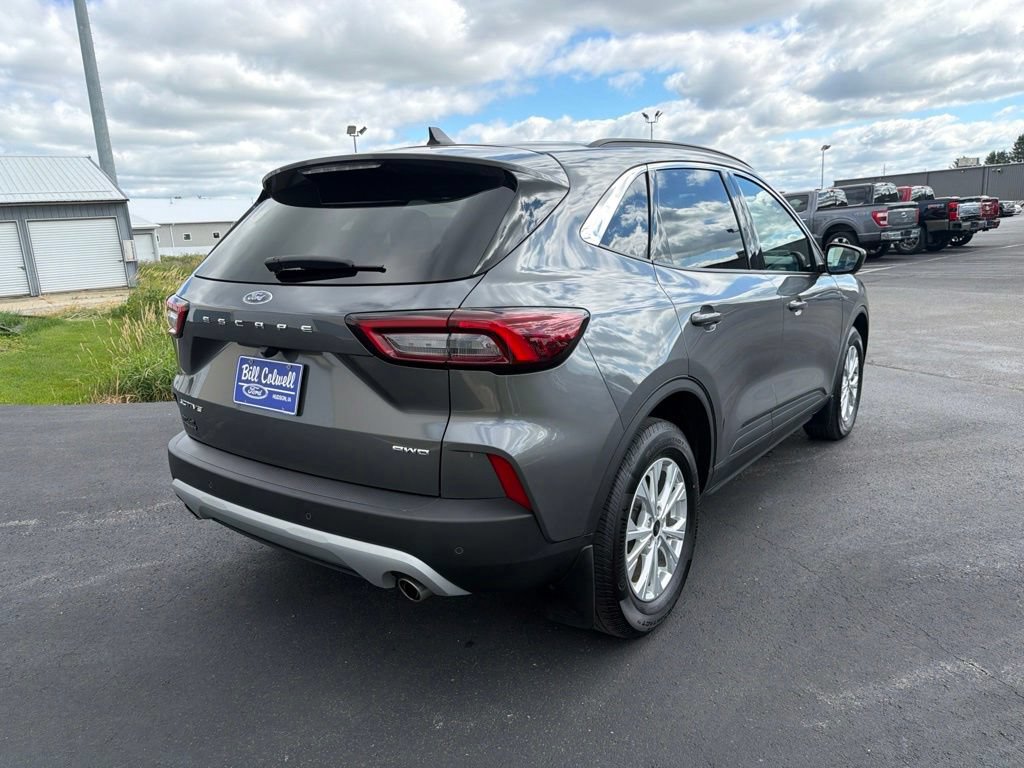 Used 2023 Ford Escape Active w/ Tech Pack #2 AWD/4WD image 4