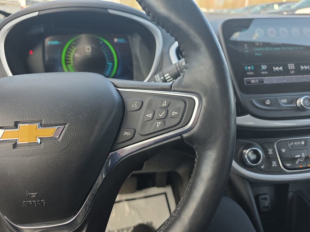 Used 2017 Chevrolet Volt LT w/ Comfort Package image 29