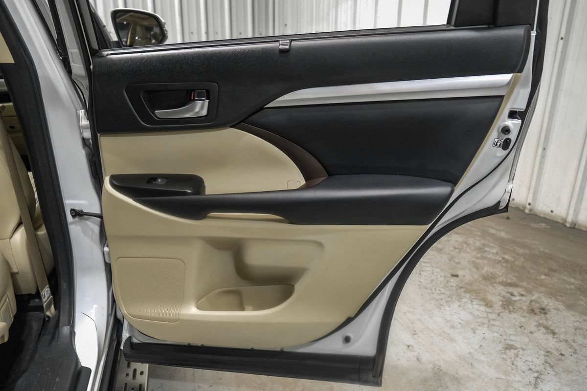 Used 2018 Toyota Highlander XLE FWD image 45