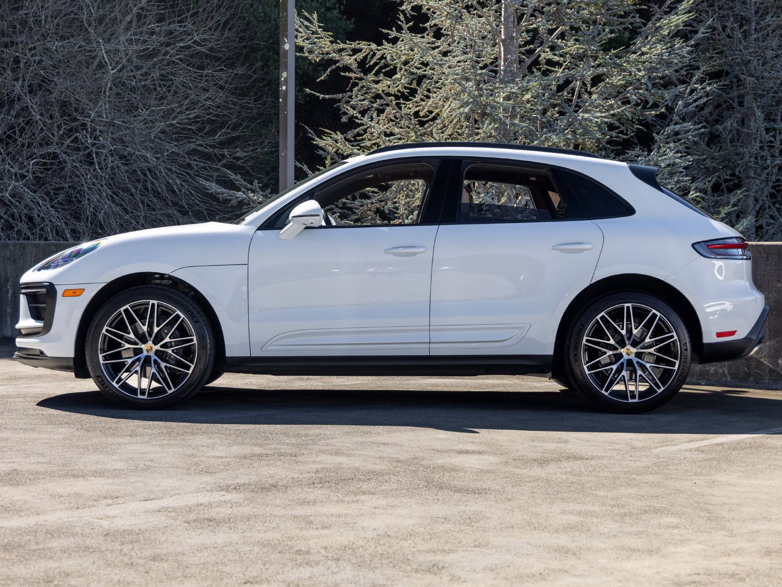 Certified 2026 Porsche Macan AWD/4WD image 2