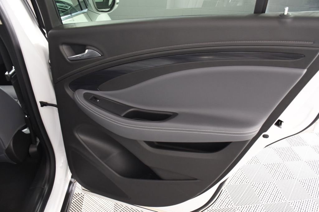 Used 2019 Buick Envision Essence image 21
