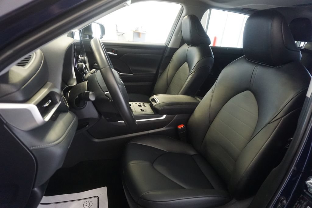 Certified 2025 Toyota Highlander XLE FWD image 20