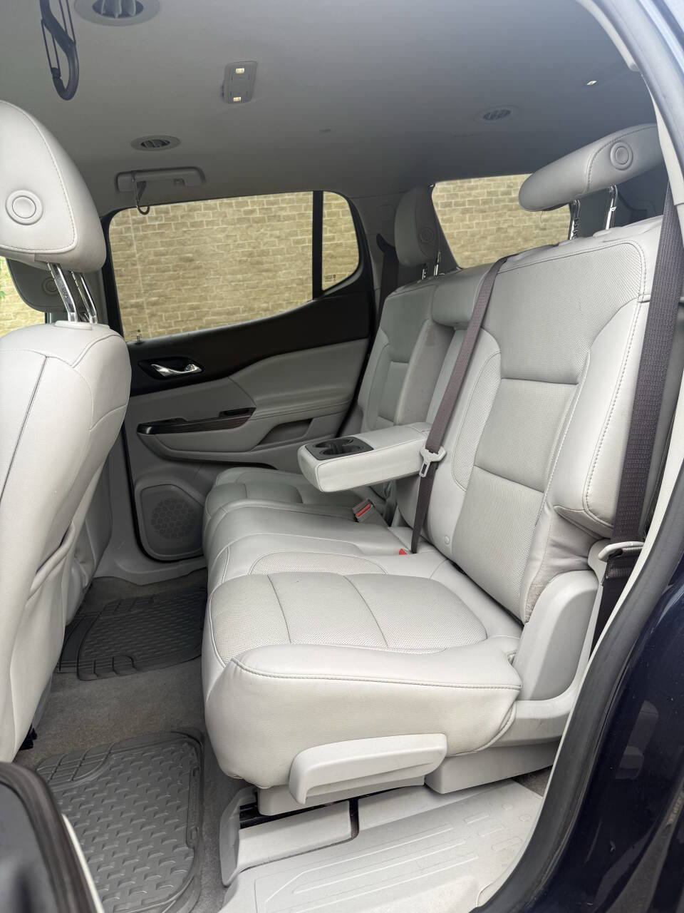 Used 2017 GMC Acadia SLT image 25