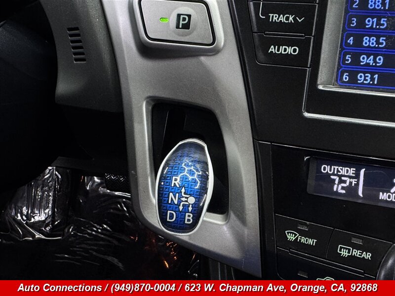 Used 2014 Toyota Prius V Five FWD image 19